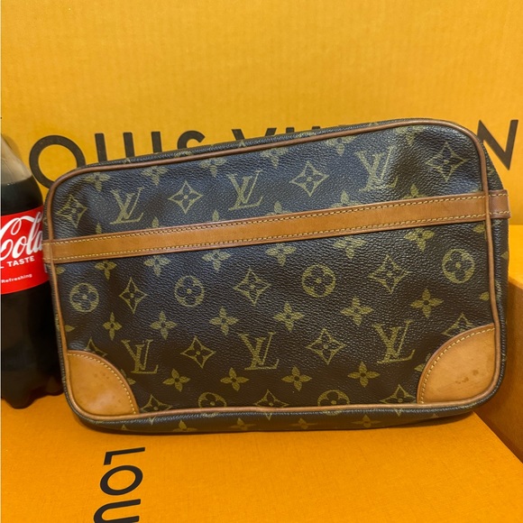 Louis Vuitton Compiegne 28 Clutch - Picture 2 of 10